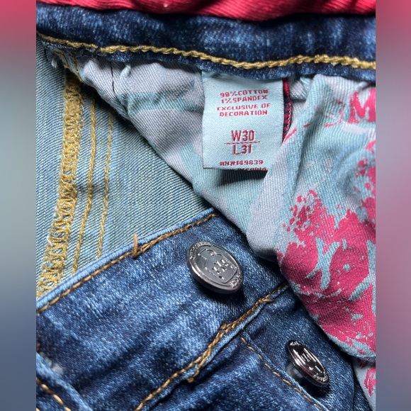 SMUGGLER’S MOON JEANS SLIM FIT DISTRESSED W/ RHINESTONE TRIM. W 30 / L 31 - Picture 14 of 16